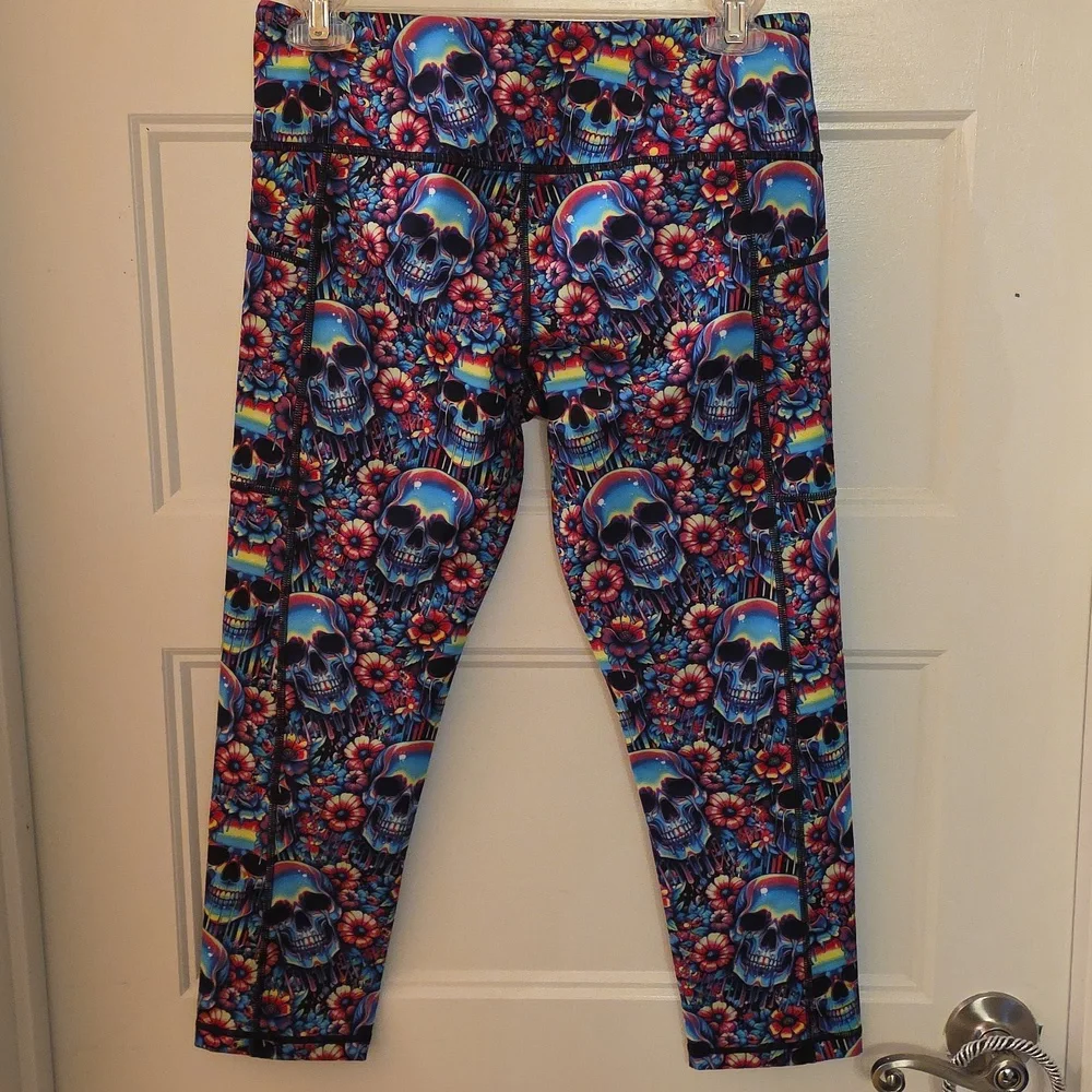 CVG ~ Acid Skulls Medium Capri - Picture 2 of 2